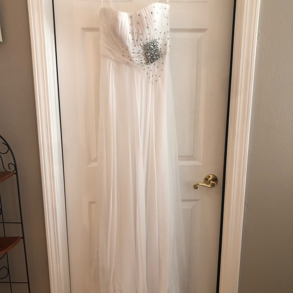 Gorgeous white Mac Duggal gown.  Size 4